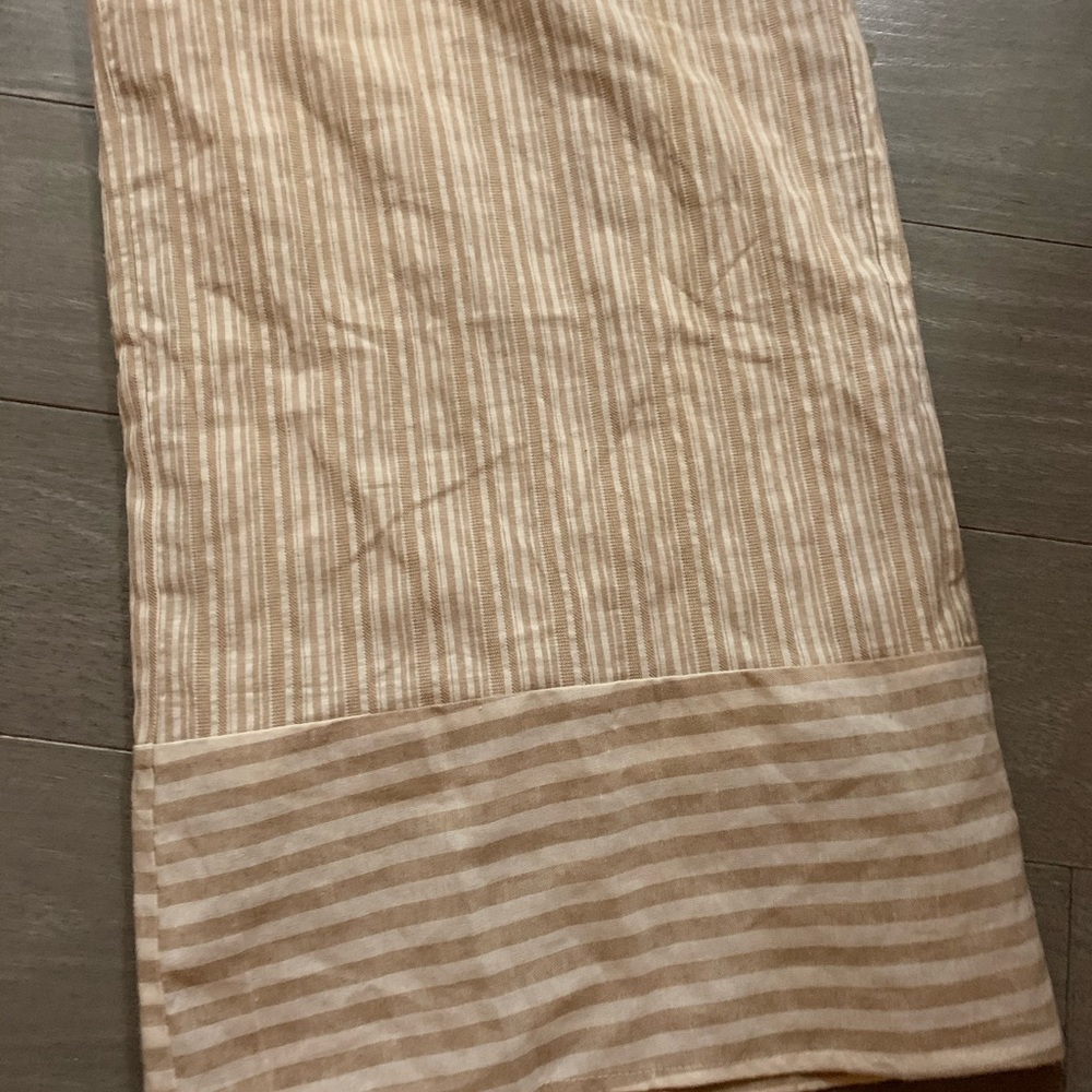 Last day 💔 
Striped wide leg pants - Picture 3 of 5